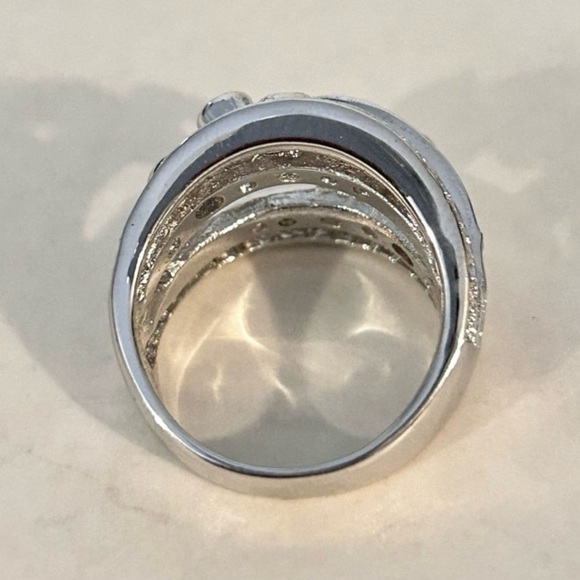 Vintage Sterling Silver Cubic Zirconia Ring sz 8 - Picture 5 of 7
